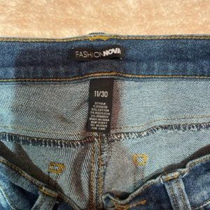 Fashion Nova cropped mom jeans - size 30